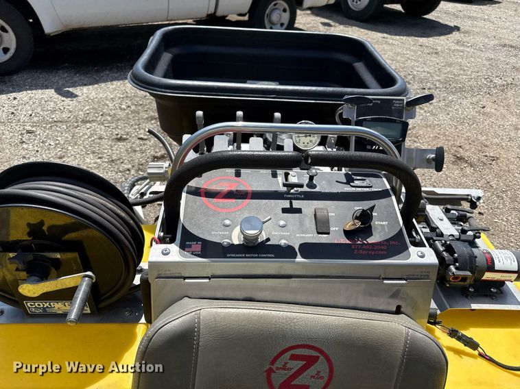 image for item DZ4015 LT Rich Z-Sprayer turf sprayer