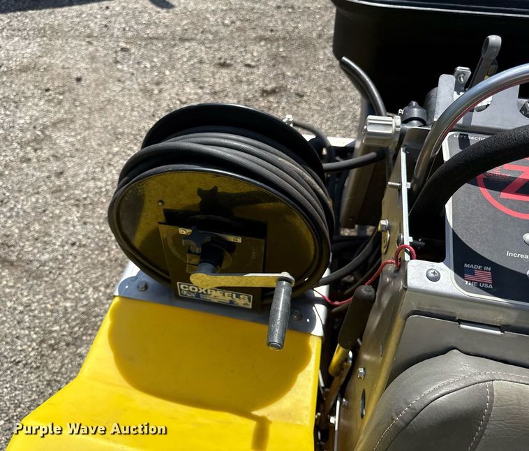 image for item DZ4015 LT Rich Z-Sprayer turf sprayer