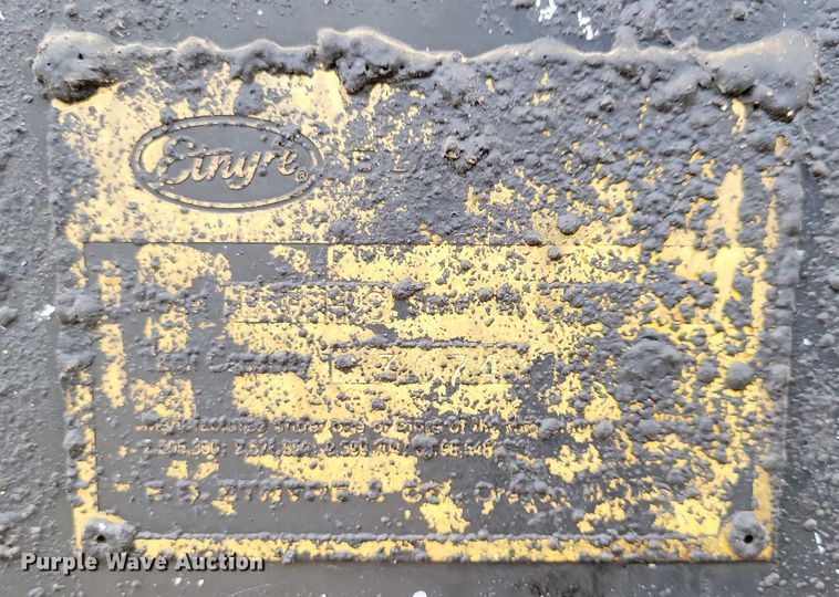 image for item EA2423 1981 Ford LNT8000 oil distributor truck