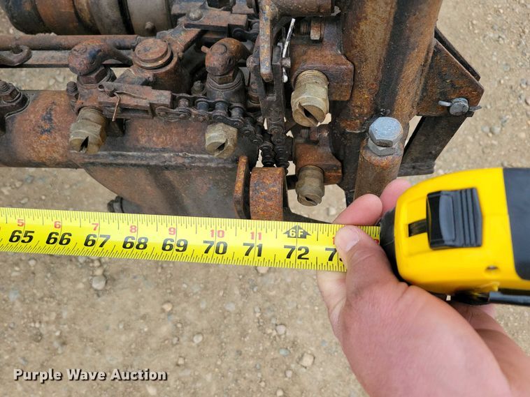 image for item EA2423 1981 Ford LNT8000 oil distributor truck