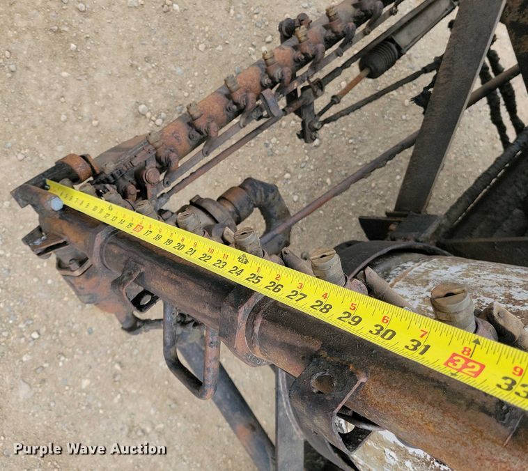 image for item EA2423 1981 Ford LNT8000 oil distributor truck