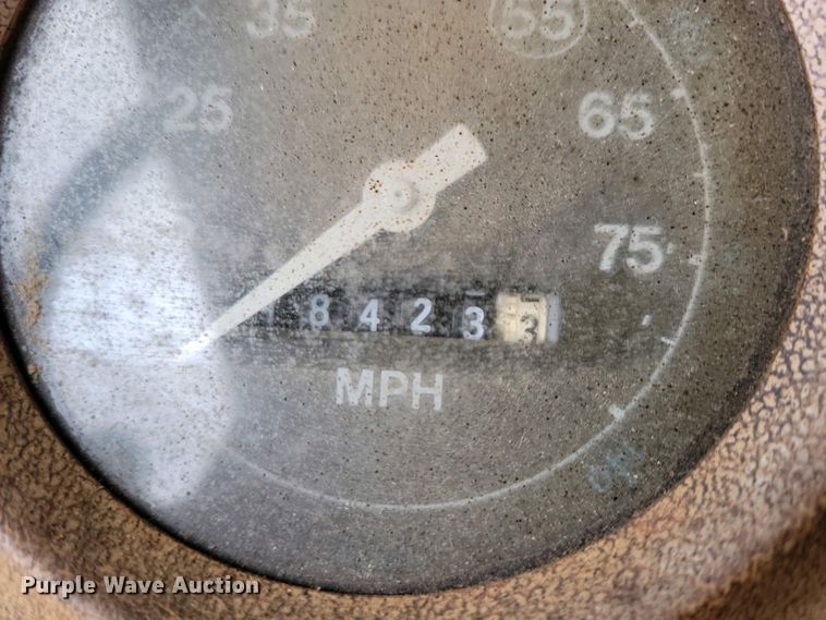 image for item EA2423 1981 Ford LNT8000 oil distributor truck