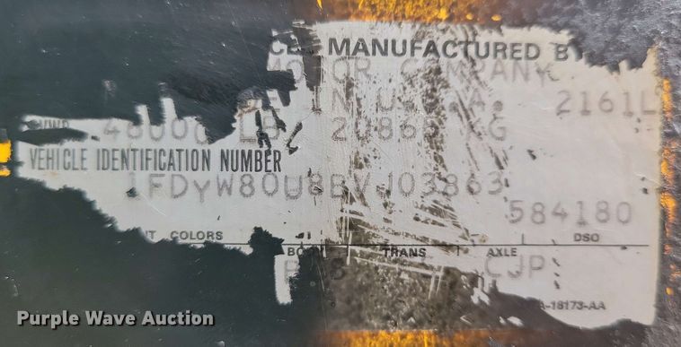 image for item EA2423 1981 Ford LNT8000 oil distributor truck