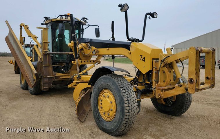image for item EA2424 2011 Caterpillar 140M motor grader