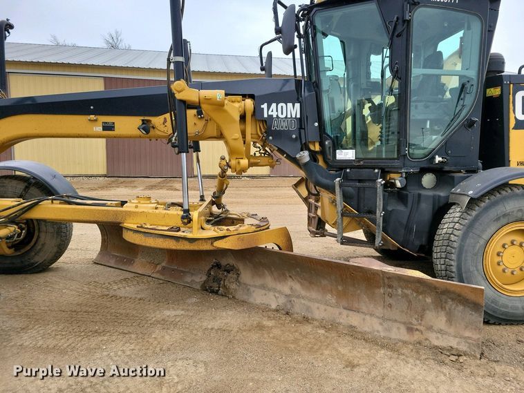 image for item EA2424 2011 Caterpillar 140M motor grader