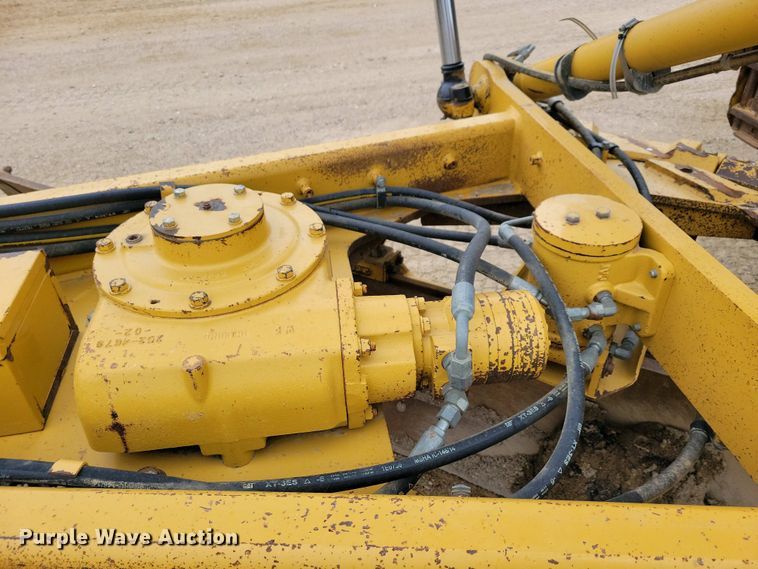 image for item EA2424 2011 Caterpillar 140M motor grader