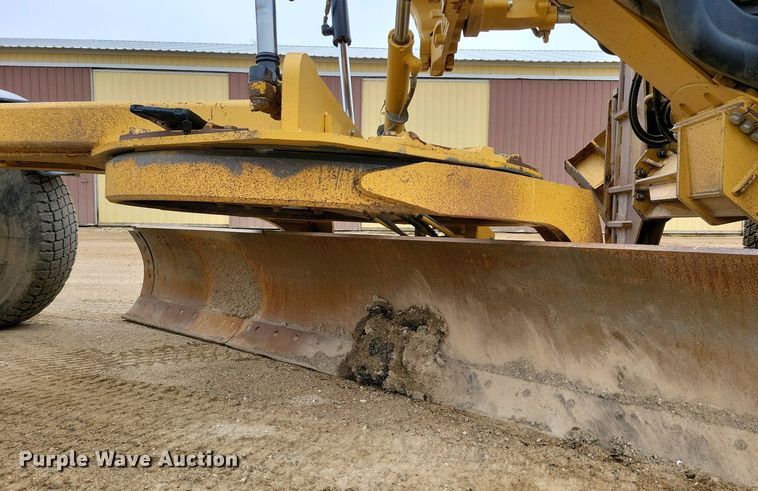 image for item EA2424 2011 Caterpillar 140M motor grader