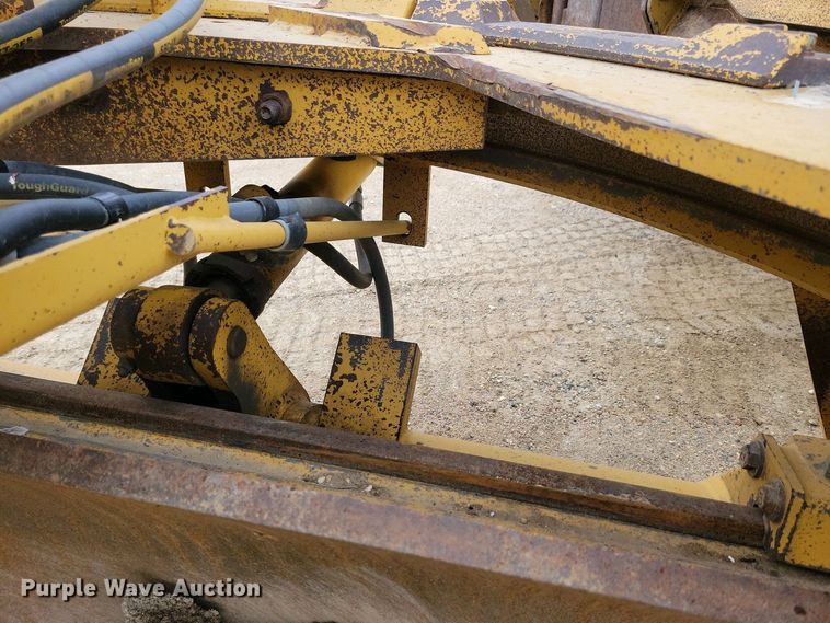 image for item EA2424 2011 Caterpillar 140M motor grader