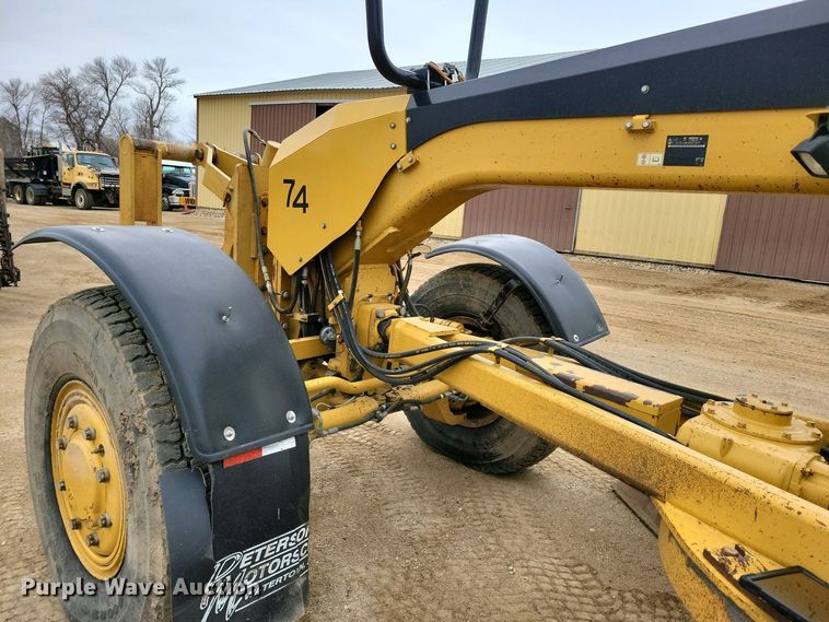 image for item EA2424 2011 Caterpillar 140M motor grader