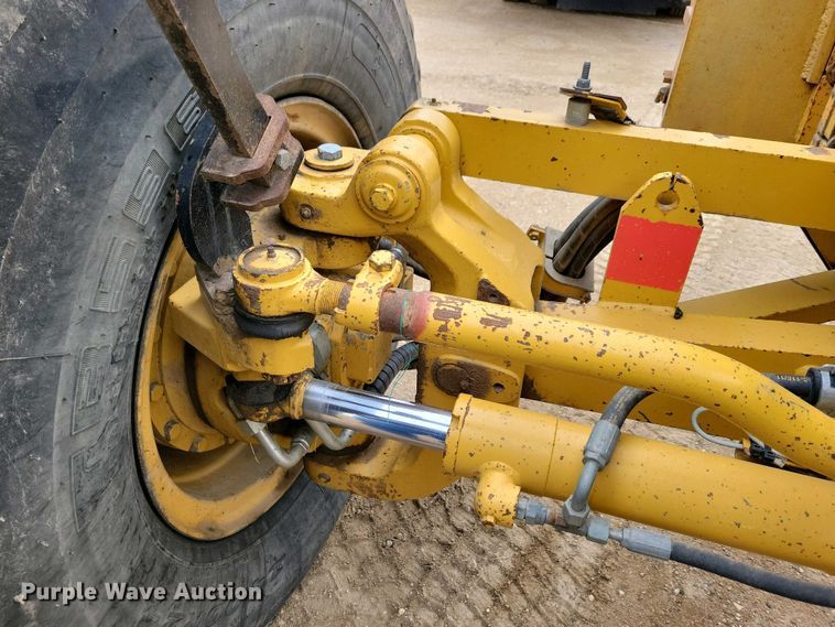 image for item EA2424 2011 Caterpillar 140M motor grader