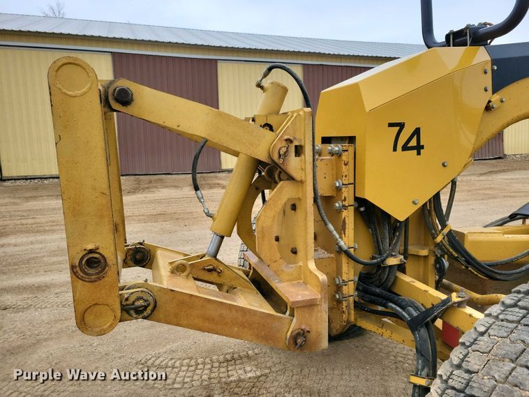 image for item EA2424 2011 Caterpillar 140M motor grader
