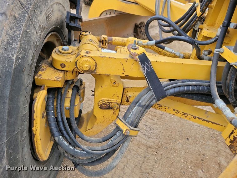 image for item EA2424 2011 Caterpillar 140M motor grader