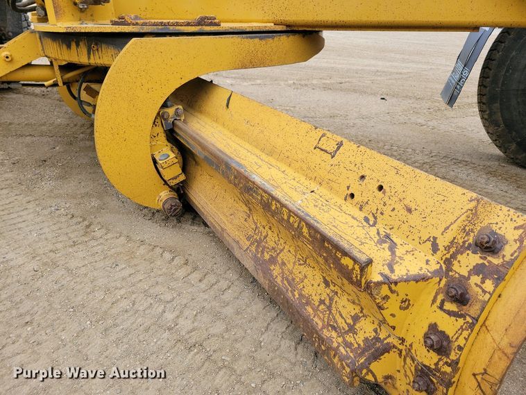 image for item EA2424 2011 Caterpillar 140M motor grader