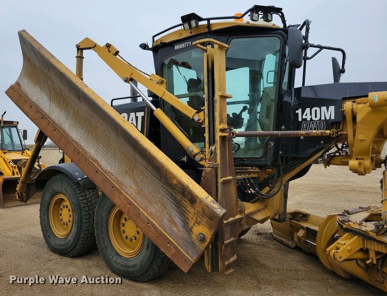 image for item EA2424 2011 Caterpillar 140M motor grader