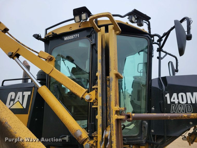 image for item EA2424 2011 Caterpillar 140M motor grader