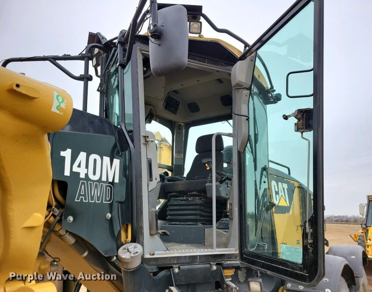 image for item EA2424 2011 Caterpillar 140M motor grader
