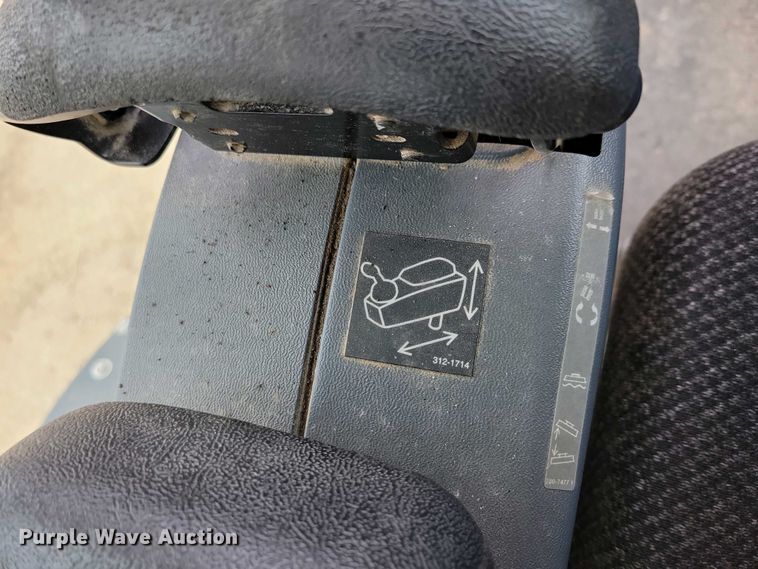 image for item EA2424 2011 Caterpillar 140M motor grader