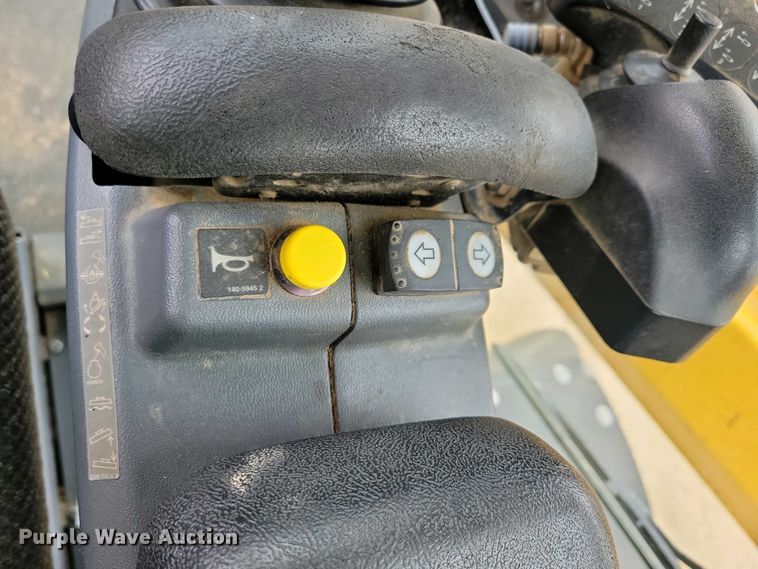 image for item EA2424 2011 Caterpillar 140M motor grader