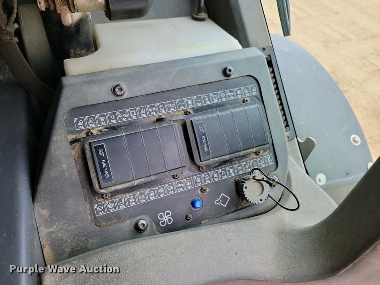 image for item EA2424 2011 Caterpillar 140M motor grader