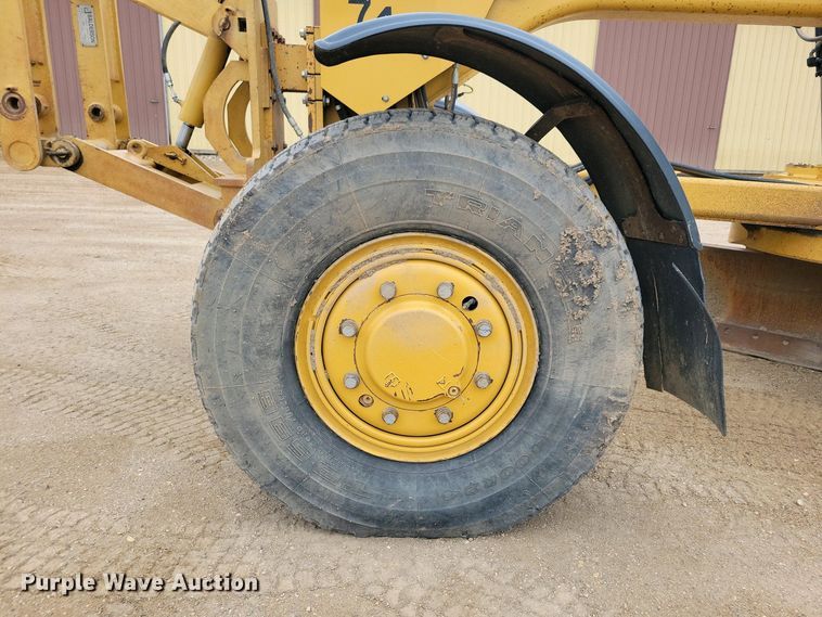 image for item EA2424 2011 Caterpillar 140M motor grader