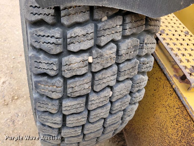 image for item EA2424 2011 Caterpillar 140M motor grader