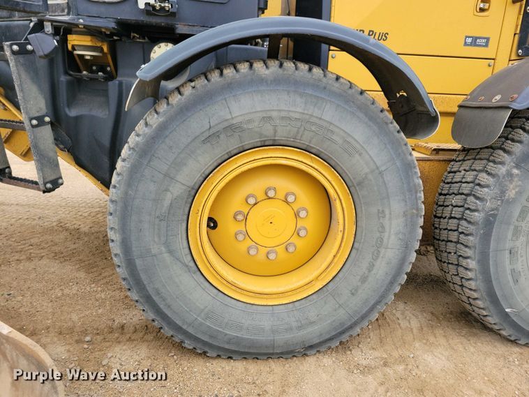 image for item EA2424 2011 Caterpillar 140M motor grader