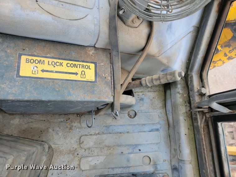 image for item EA2425 1990 JCB 1550 B backhoe