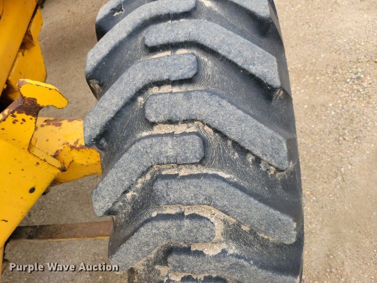 image for item EA2425 1990 JCB 1550 B backhoe