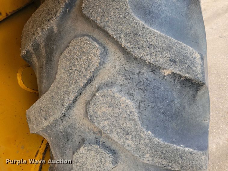 image for item EA2425 1990 JCB 1550 B backhoe