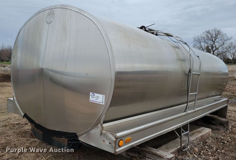 image for item EA2429 Truck tank bed