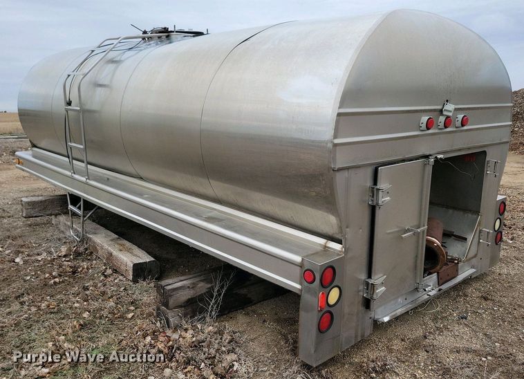 image for item EA2429 Truck tank bed