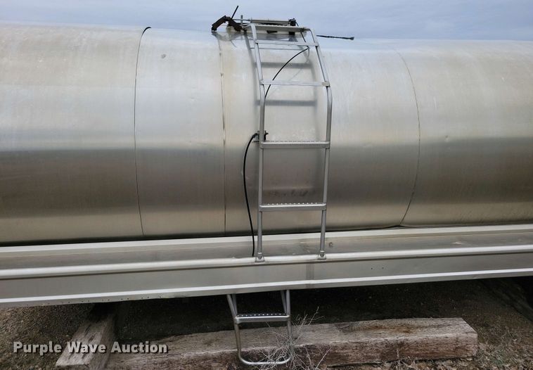 image for item EA2429 Truck tank bed