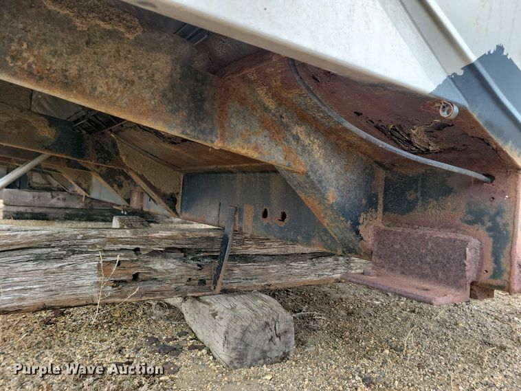 image for item EA2429 Truck tank bed