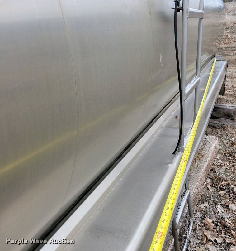 image for item EA2429 Truck tank bed