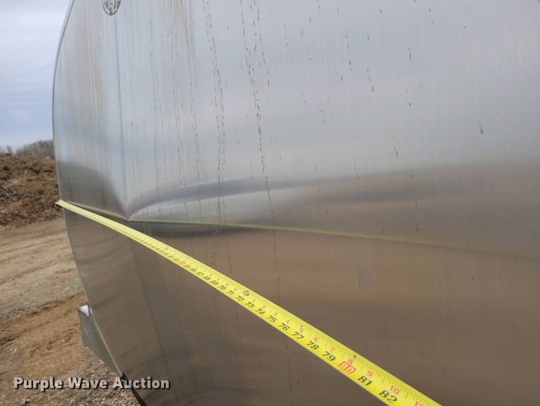 image for item EA2429 Truck tank bed