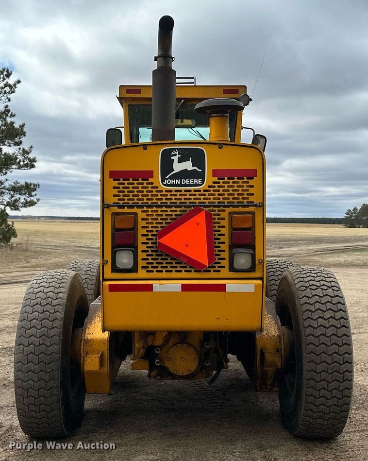 image for item EB2477 1986 John Deere 770BH motor grader