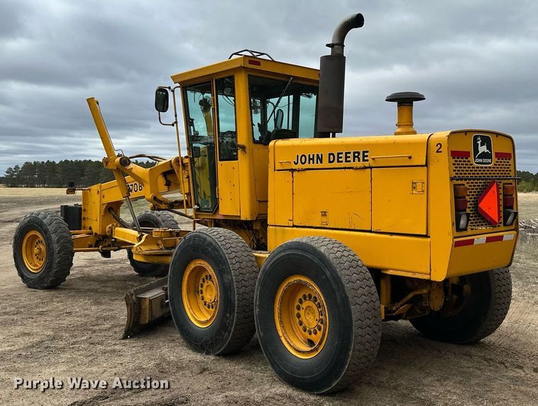 image for item EB2477 1986 John Deere 770BH motor grader