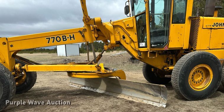 image for item EB2477 1986 John Deere 770BH motor grader