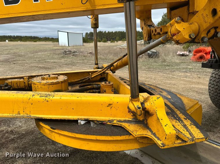 image for item EB2477 1986 John Deere 770BH motor grader