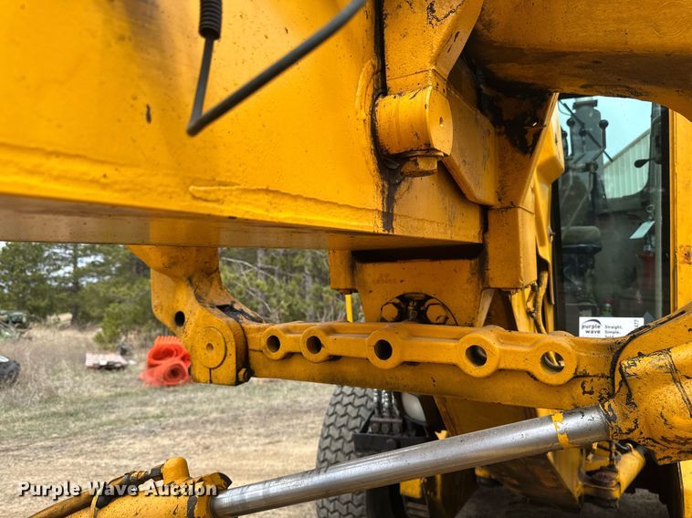 image for item EB2477 1986 John Deere 770BH motor grader