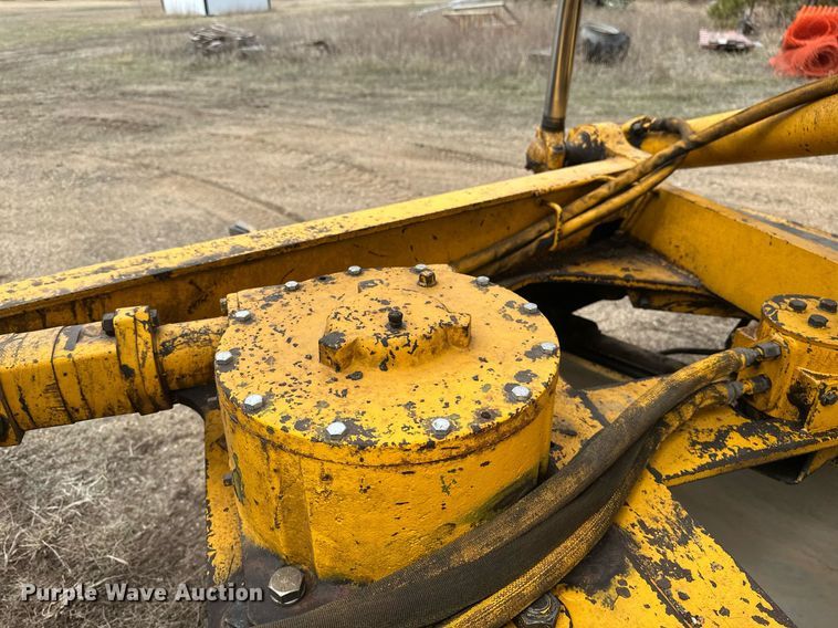 image for item EB2477 1986 John Deere 770BH motor grader