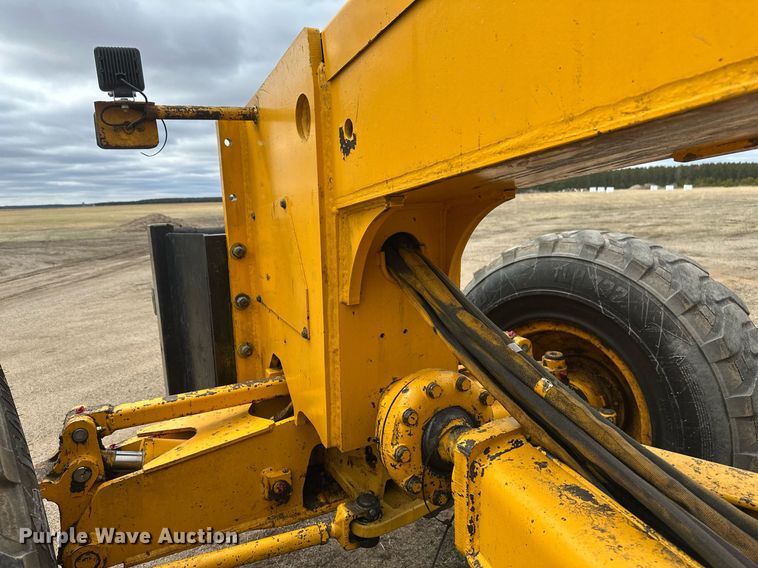 image for item EB2477 1986 John Deere 770BH motor grader