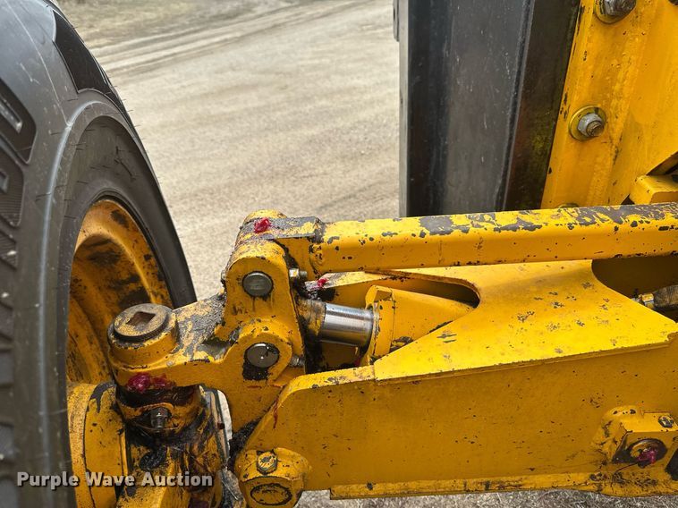 image for item EB2477 1986 John Deere 770BH motor grader