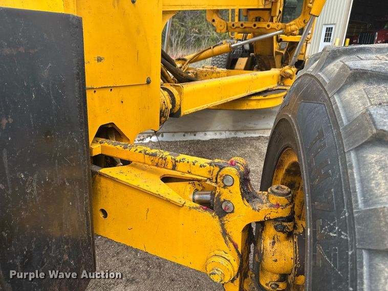 image for item EB2477 1986 John Deere 770BH motor grader