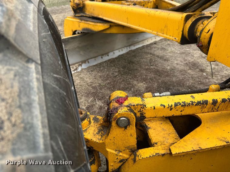 image for item EB2477 1986 John Deere 770BH motor grader