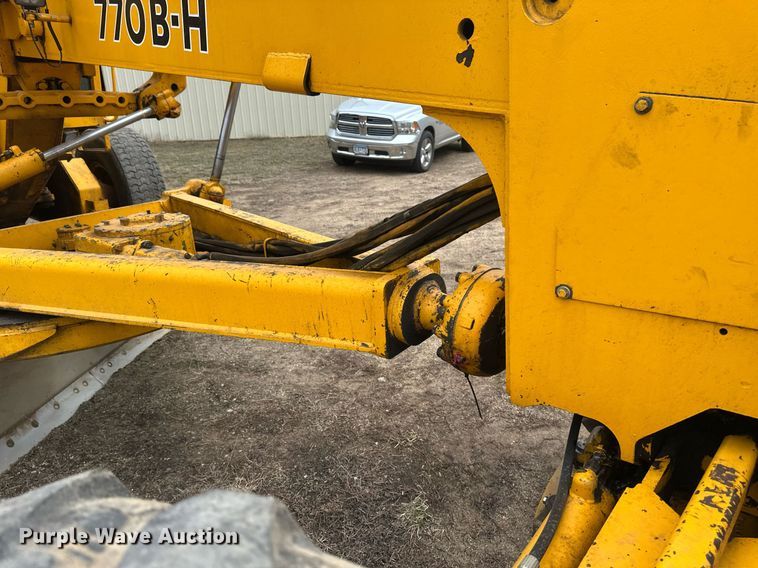 image for item EB2477 1986 John Deere 770BH motor grader