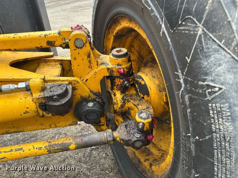 image for item EB2477 1986 John Deere 770BH motor grader