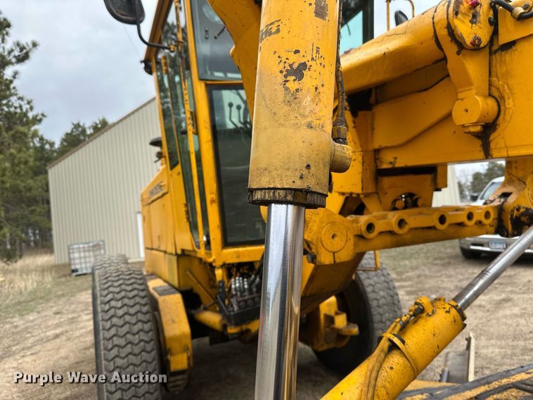 image for item EB2477 1986 John Deere 770BH motor grader