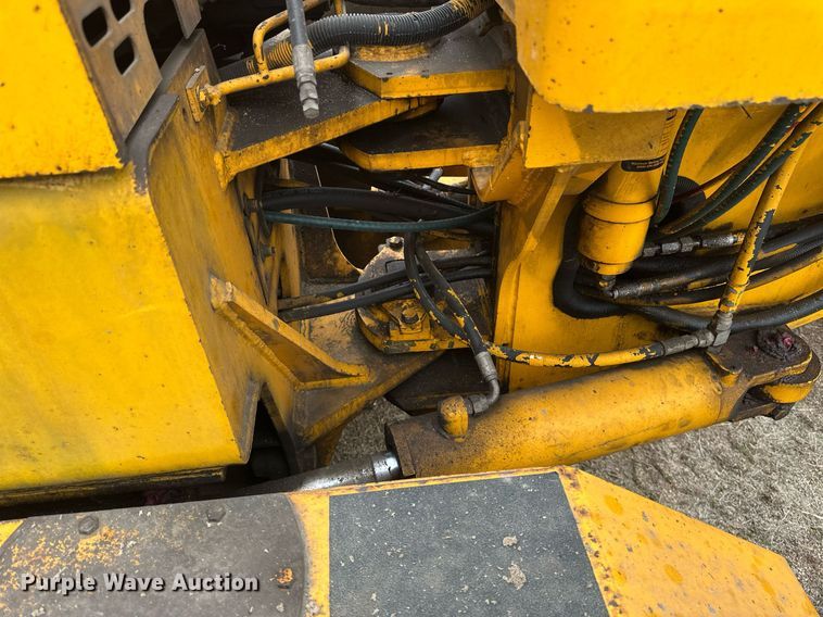 image for item EB2477 1986 John Deere 770BH motor grader