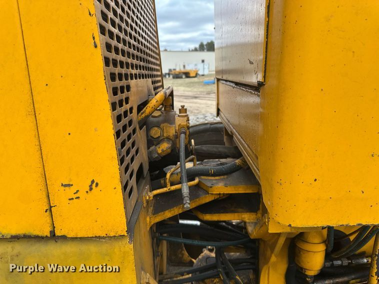 image for item EB2477 1986 John Deere 770BH motor grader